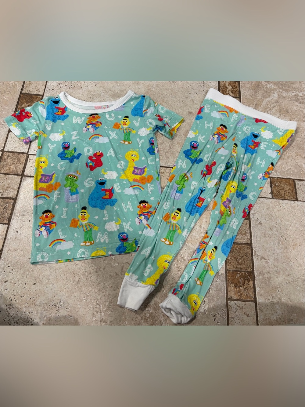 Euc Little Sleepies Short sleeve pajamas - Sesame Street - 18-24 months